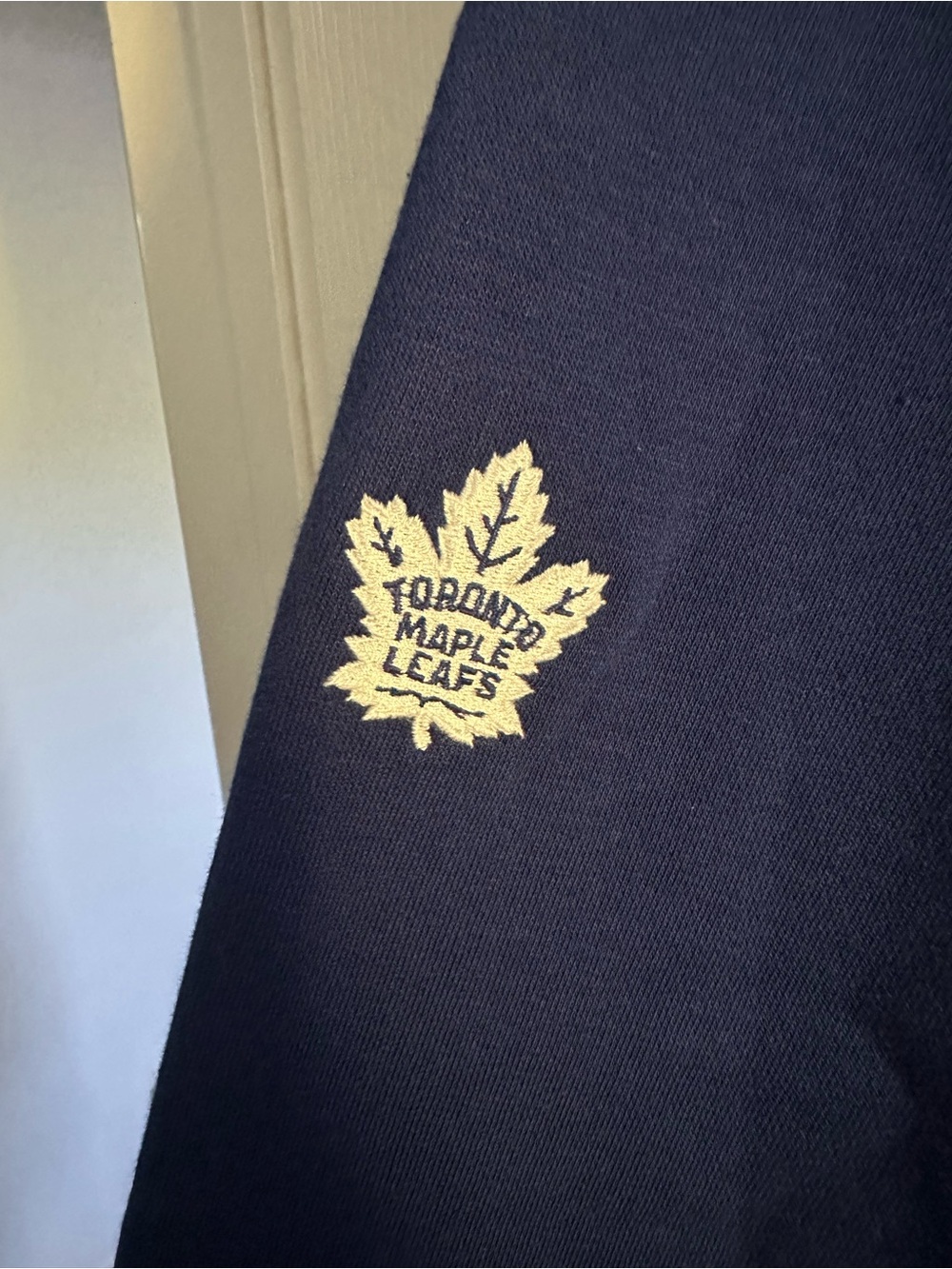 Size XXL Toronto Maple Leafs Men’s Quarter Zip Pullover Sweatshirt Blue NHL - Picture 6 of 8